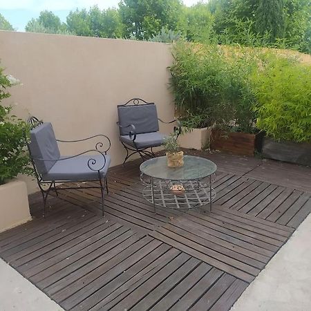 Apartamento Le Petit Pied A Terre Du Luberon Mérindol Exterior foto