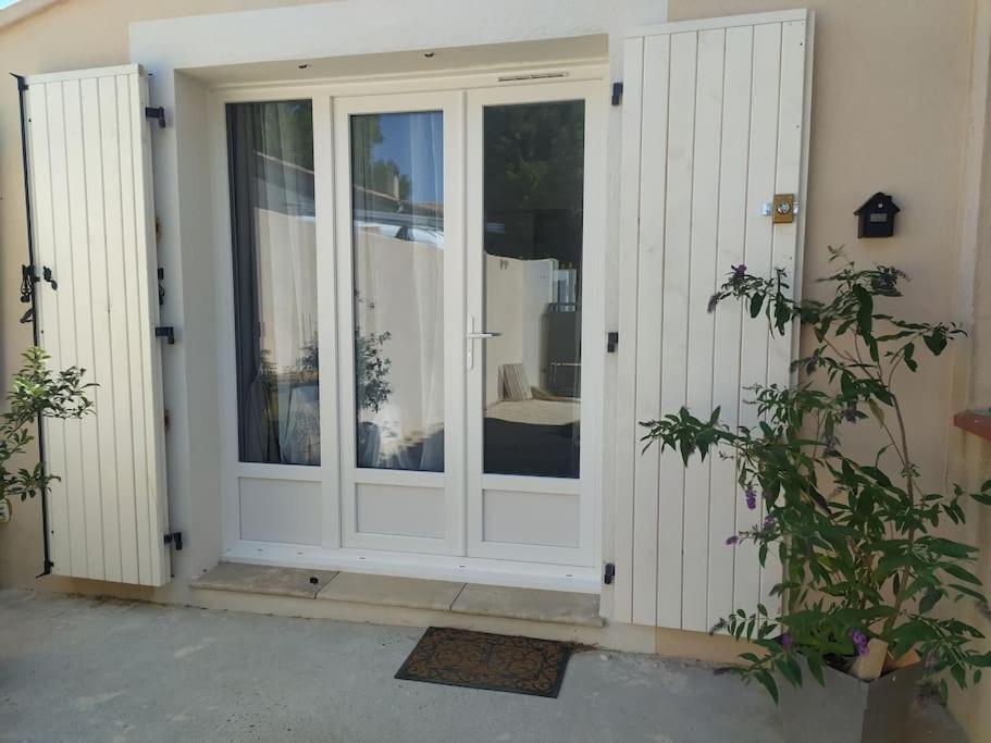 Apartamento Le Petit Pied A Terre Du Luberon Mérindol Exterior foto