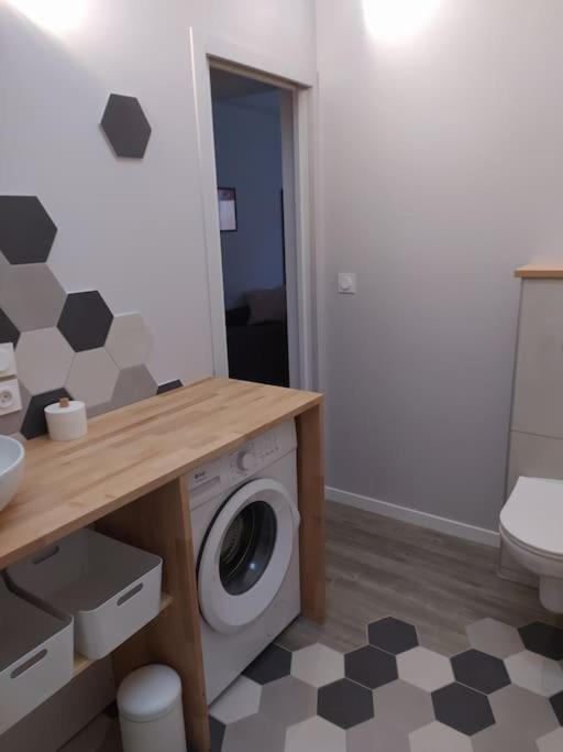 Apartamento Le Petit Pied A Terre Du Luberon Mérindol Exterior foto