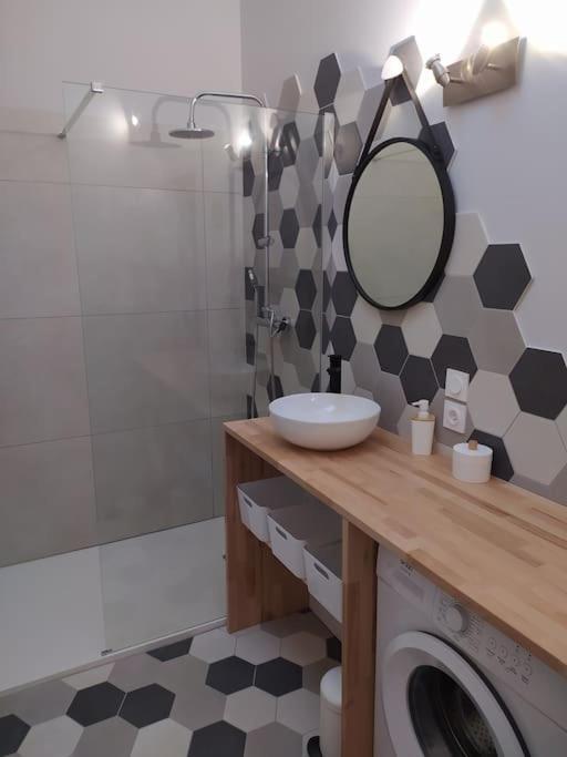 Apartamento Le Petit Pied A Terre Du Luberon Mérindol Exterior foto